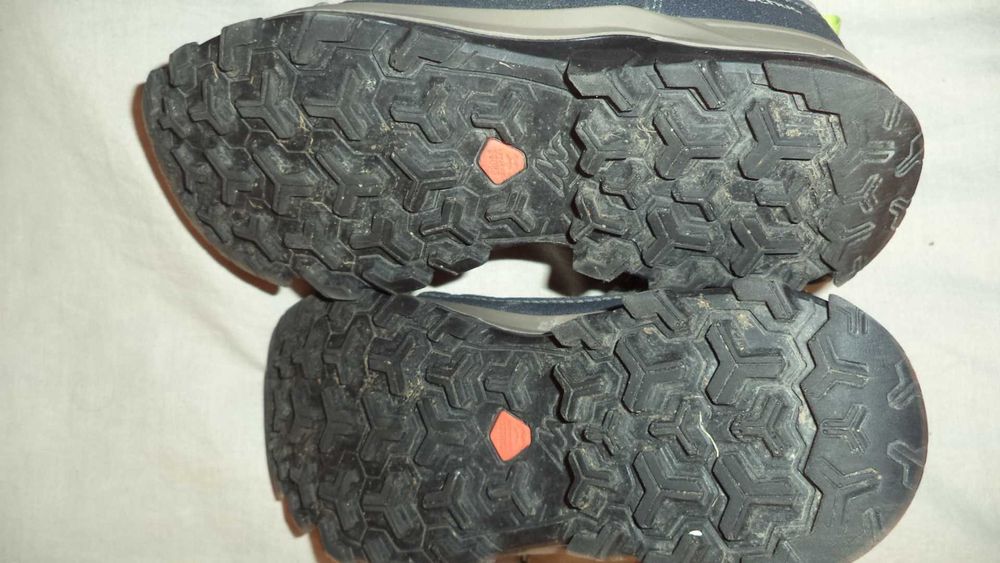 Продавам  почти нови детски боти - 37 номер