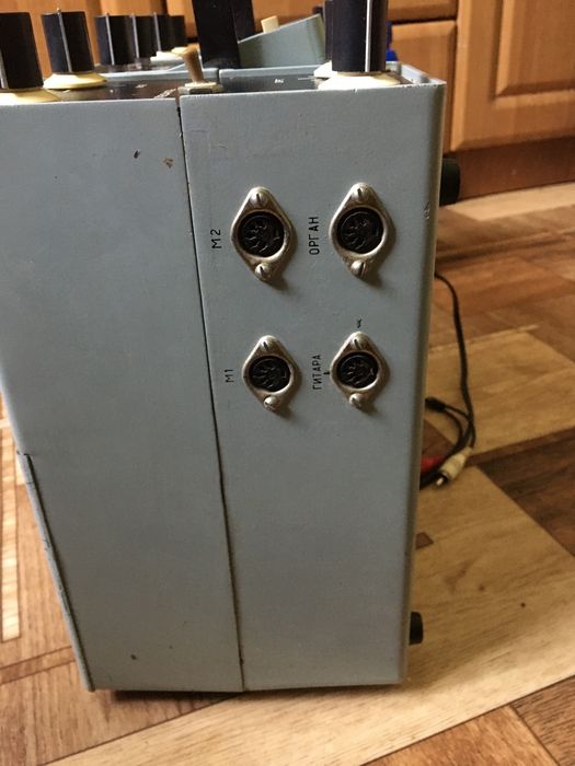 Блок музыкальных эффектов Эско-100 ретро