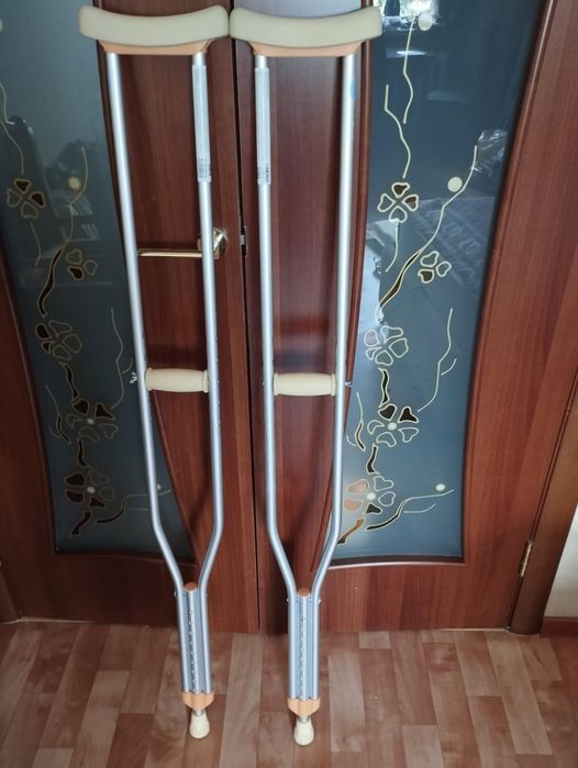 Ходунки и костыли