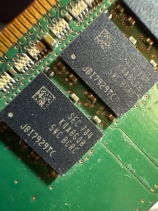 DDR4 8GB Samsung C-Die. 1x8gb