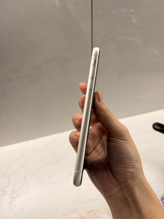Iphone 11 , белый