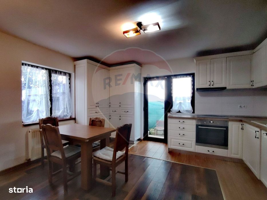 Casă de vânzare în Săsar – 3 dormitoare, garaj, complet mobilata