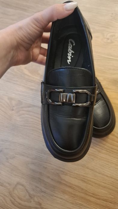 Черни кожени мокасини