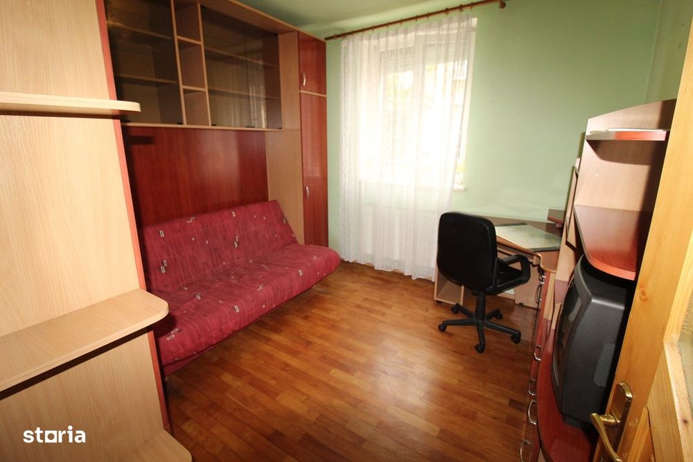 Vând apartament 3 camere în Hunedoara, zona OM-Pța. Eliberării, 64 mp