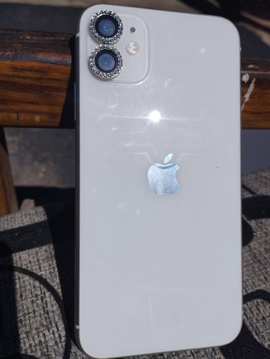 Iphone 11 белый.