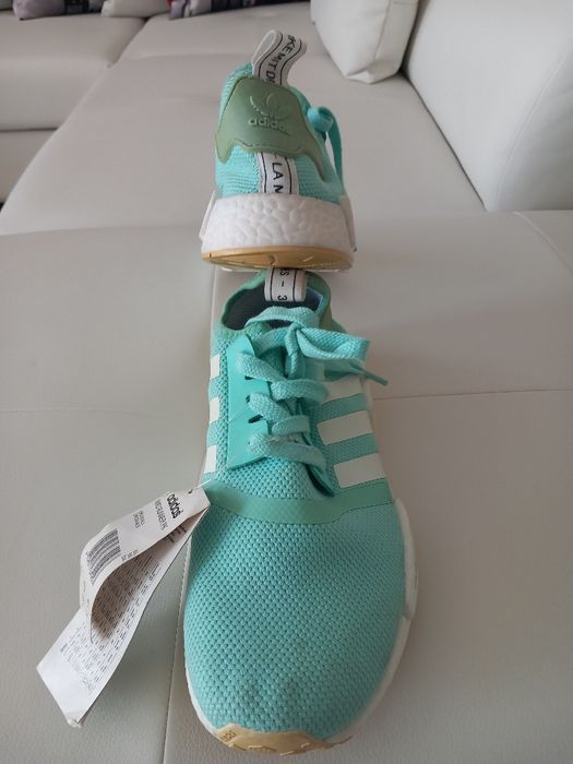 Vand Pantofi Sport ADIDAS,produs nou Nout, Produs Original. Marimea 40