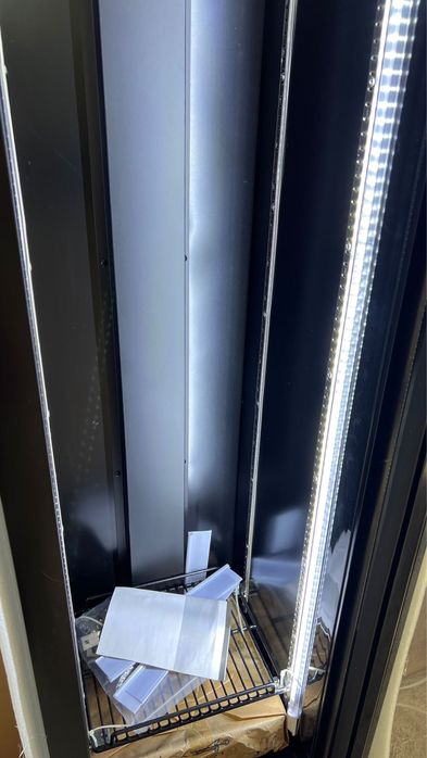 Vitrina  frigorifica verticala slim cu led