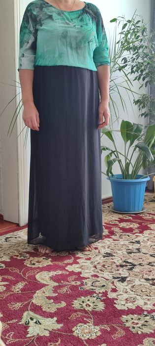 Продам 2 вечерних платьев