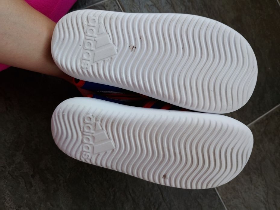 Adidas mărimea 32