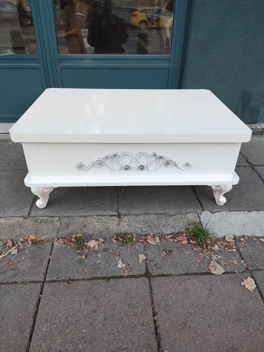 Разстгателна маса на , различни нива