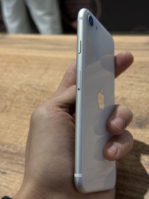 iPhone SE 2 (2020)