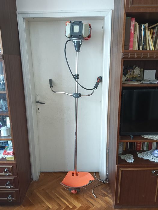 Моторна коса за трева (тример)