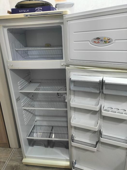 Продам холодильник Атлант двухкамерный