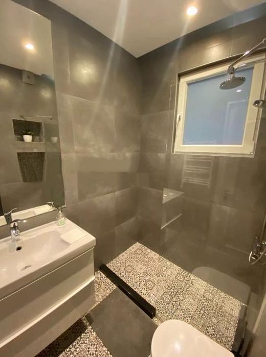 Дава се под наем Двустаен апартамент в София, Център - 68 кв.м за 825 € - Снимка #13