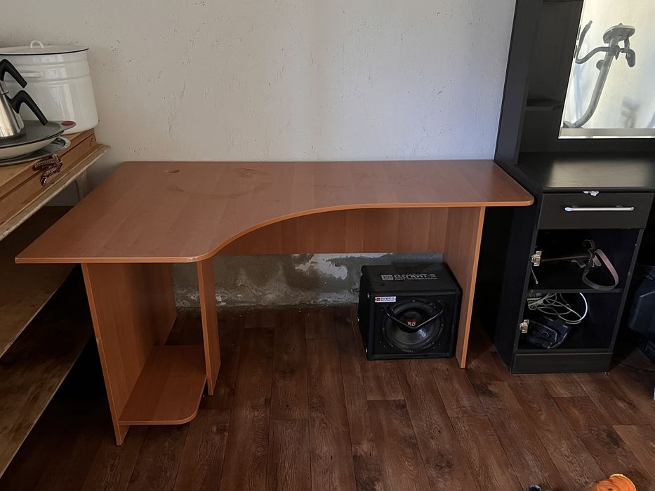 Компьютерный стол