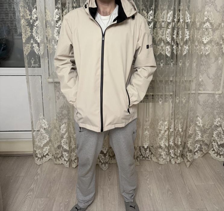 Мужская тонкая куртка