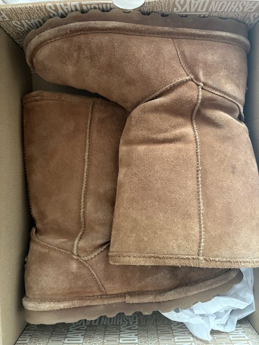 Vand cizme Bear Paw ( stil UGG), marimea 35, cu lana, stare excelenta