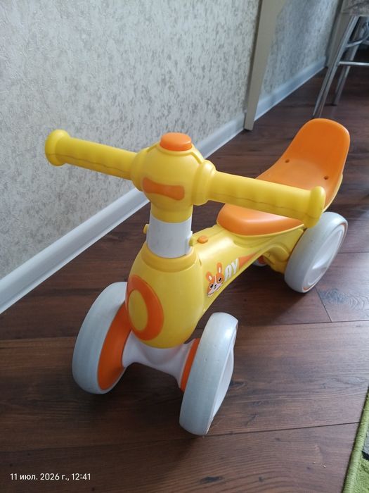 Продам классный беговел