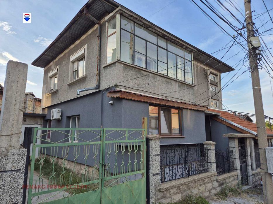 Етаж от къща за продажба кв. Дружба 2