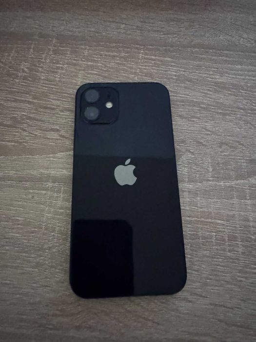 iPhone 12 64GB 77% Baterie