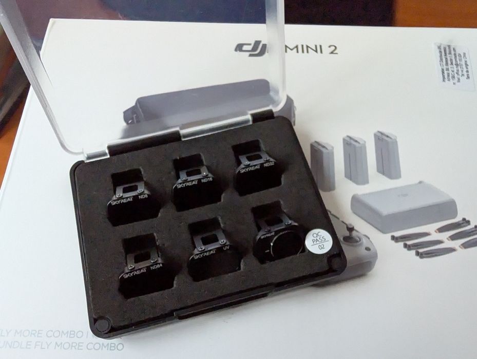 Vând drona DJi Mini 2 se Fly More Combo