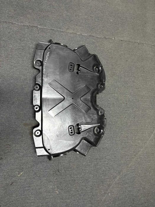 Scut Mijloc Motor Mercedes S-Class  (Facelift 2015+) – Plastic