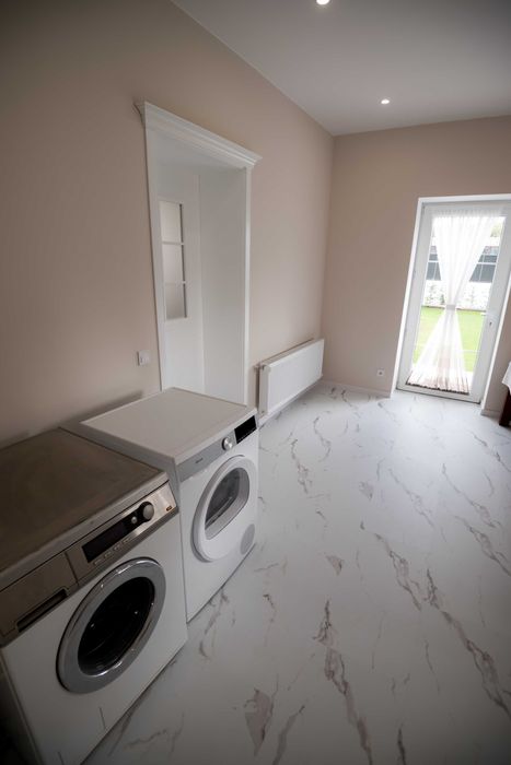 Продава се Къща в Силистра, Център - 690 кв.м за 579 €/кв.м - Снимка #16