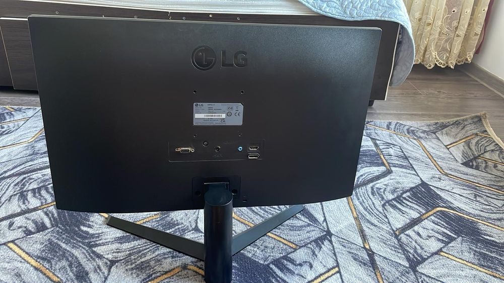 Monitor LG 24” Full HD – HDMI + VGA – stare foarte bună