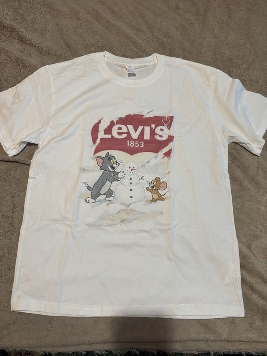 Футболка Levis….
