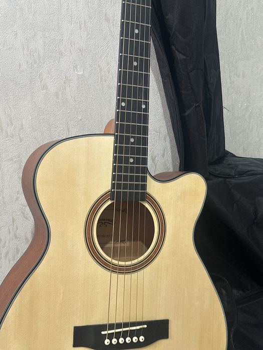 Гитара от марка caravan music новый