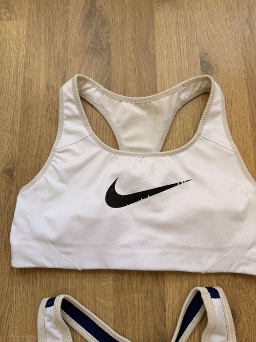 Nike бюстоета 152 см/ХS по 10 евро бр.