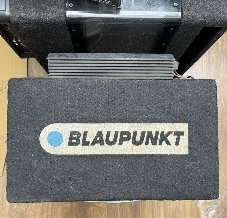 Продавам 2 бас каси с усилватели