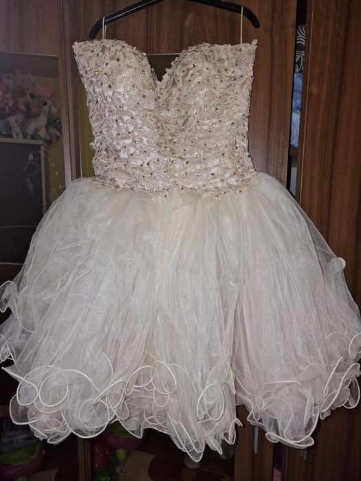 Страхотна Бална рокля