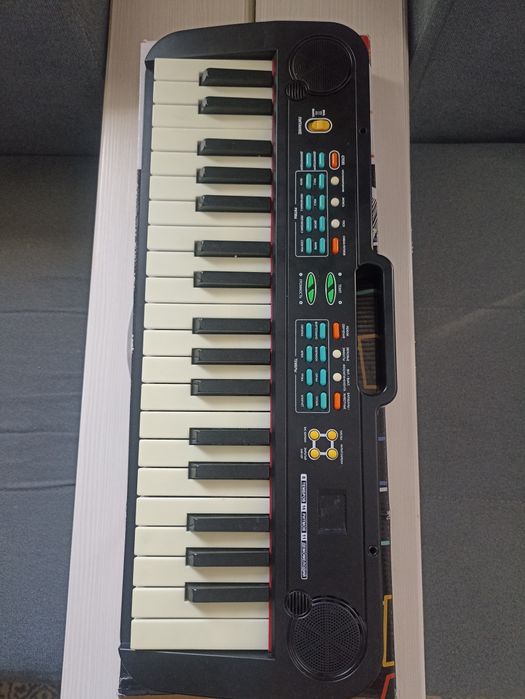 Продам детский синтезатор 12000