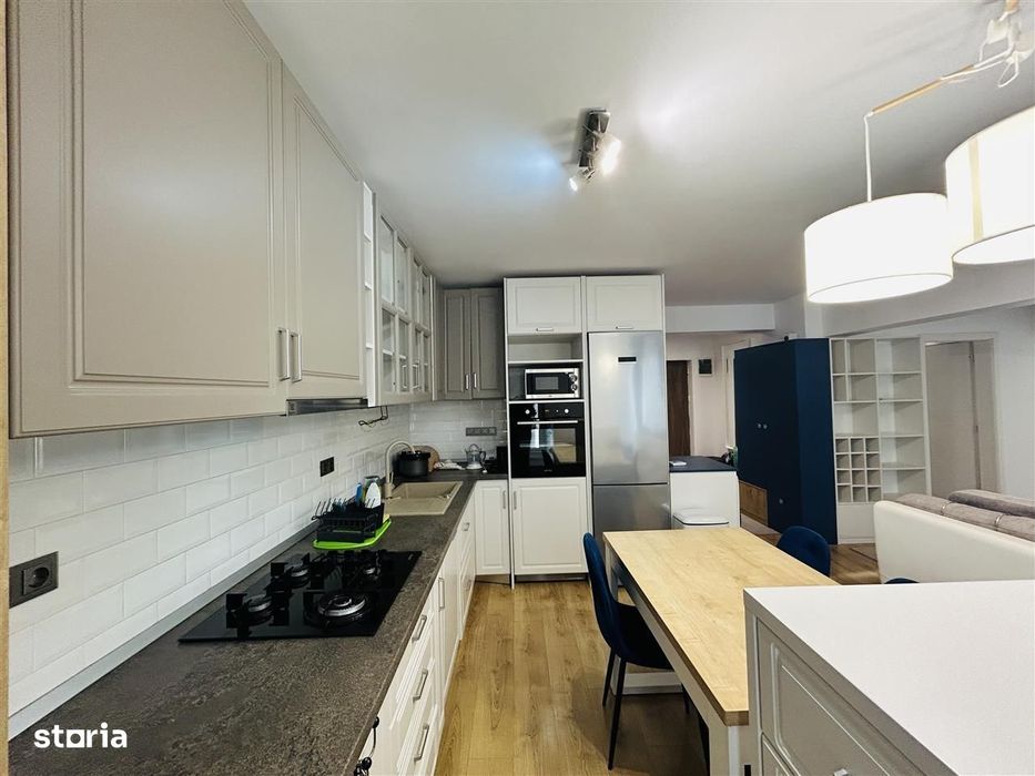 Apartament de vânzare – 3 camere, 2 terase, parcare subterană, piscină