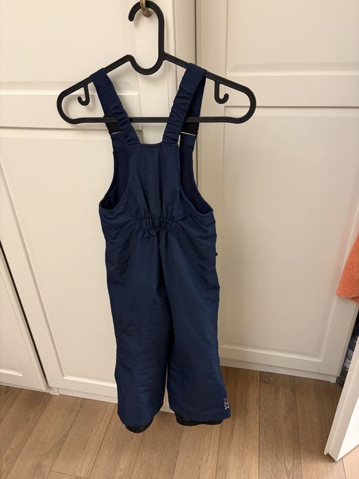 Яке 2-3 години и гащеризон 3-4 години