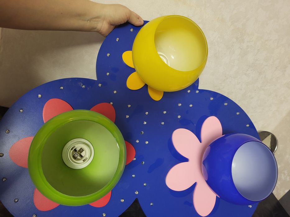 Продаю люстру в хорошем состоянии