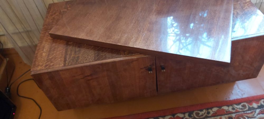 Тумбочка. Тумбочка под телевизор.