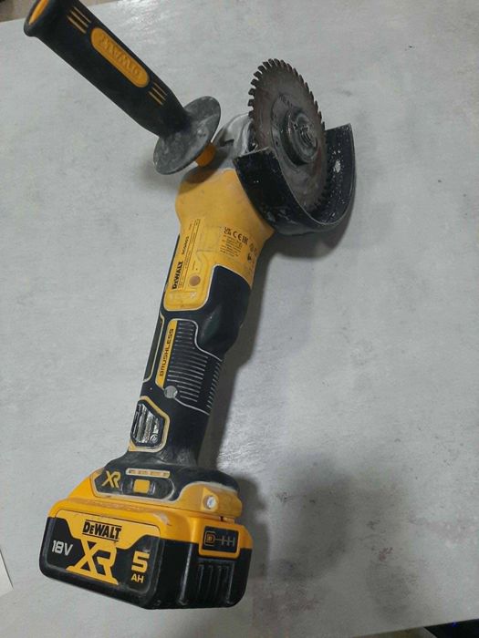 Акумулаторен безчетков ъглошлайф Dewalt DCG405 + батерия 5.0Ah