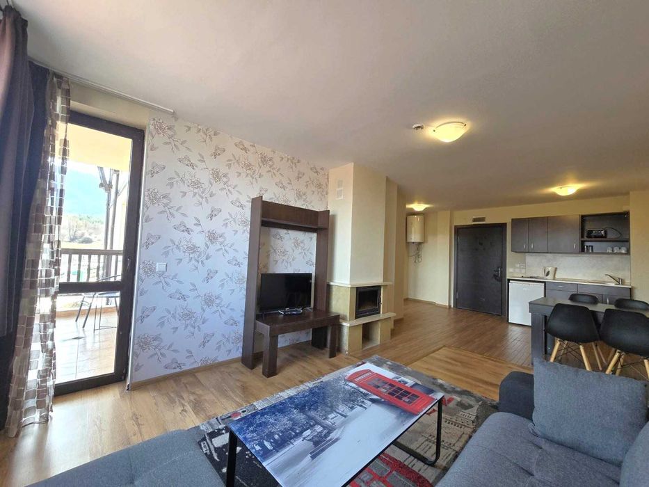 Просторен двустаен апартамент за продажба до ски лифта в Банско