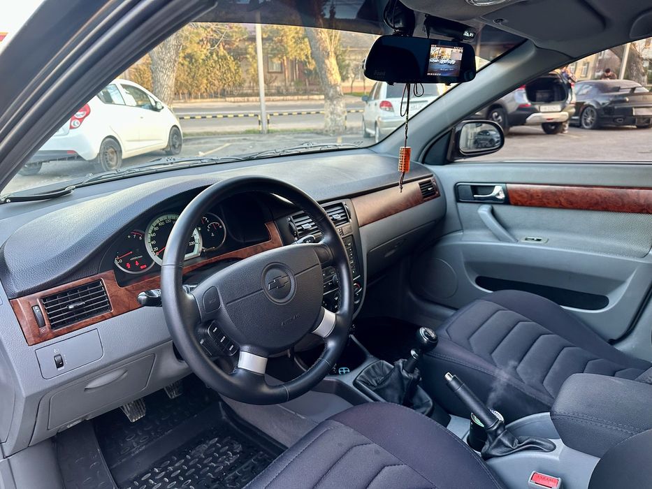 Продается Lacetti 1.8