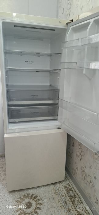 Холодильник LG продаётся