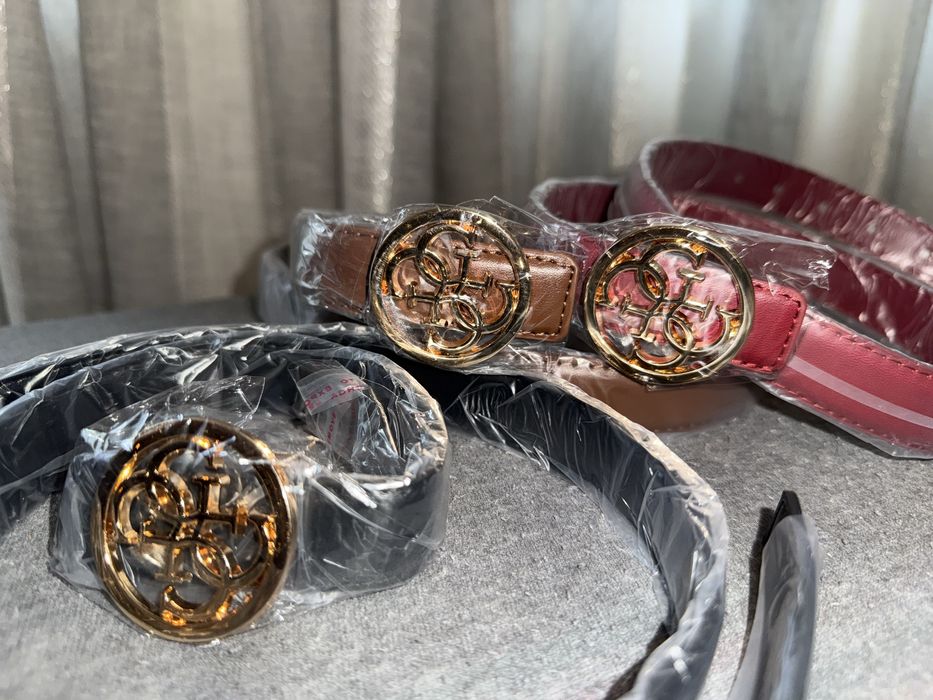 Дамски колани Guess