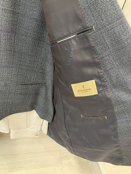 Продаю мужской классический костюм на свадьбу на выход