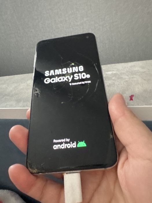 Срочно продам samsung s10 e