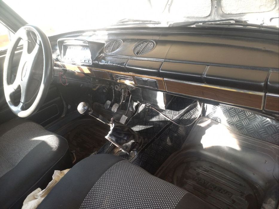 Vaz 2101 sotiladi
