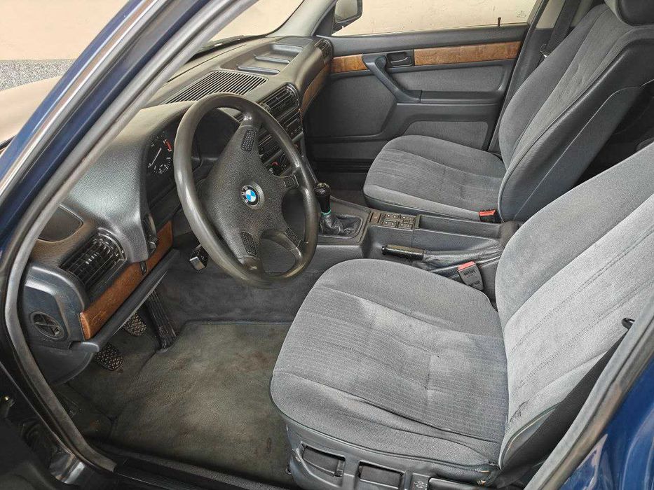 B M W      E 32  kuzov