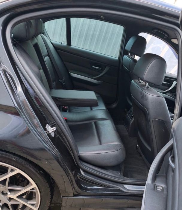 Dezmembrez BMW 320d M Pack E90 LCI an 2011,Recaro,Stopuri Led,Volan M