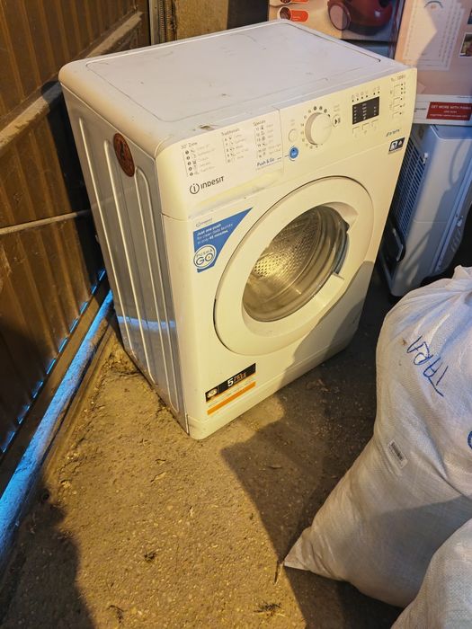 Vând mașina de spălat rufe