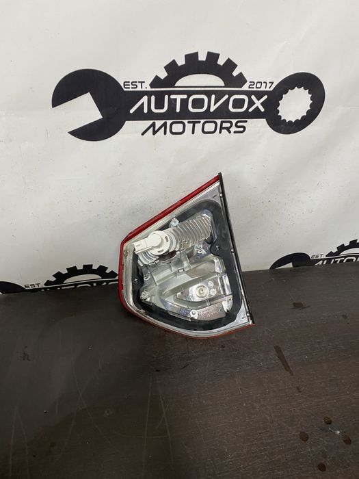 Stop stanga pe haion Citroen C4 Picasso an 2006-2013
